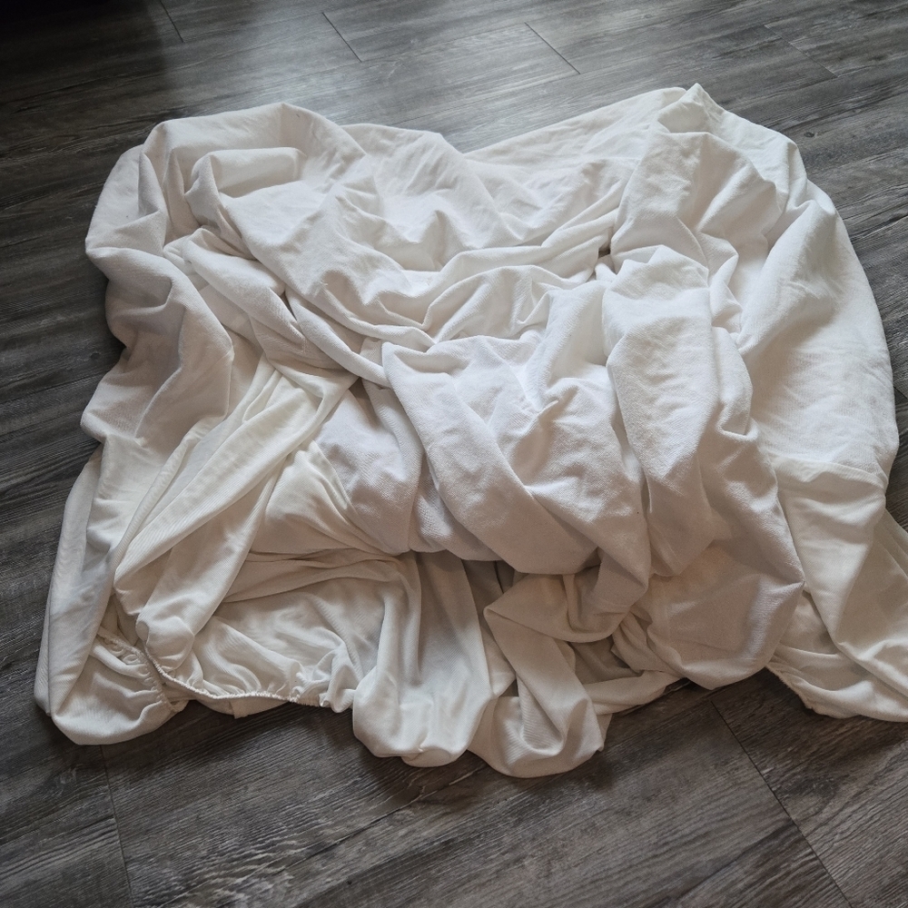 King White Bedding Mattress Protector (Not Waterprrof)